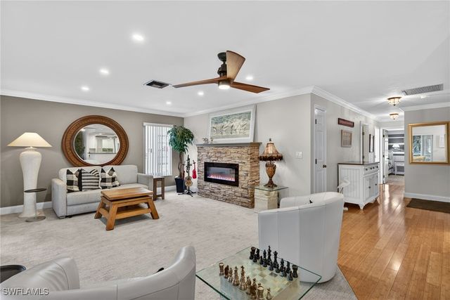 314 Reynolds CT, Naples, FL 34112