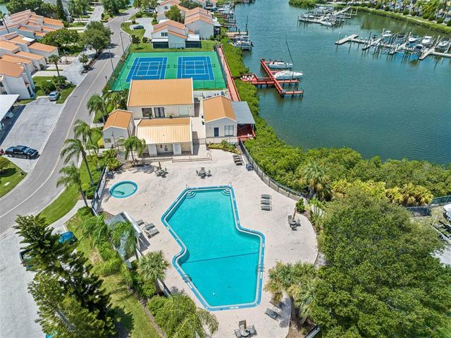 4358 OUTRIGGER LANE, Tampa, FL 33615
