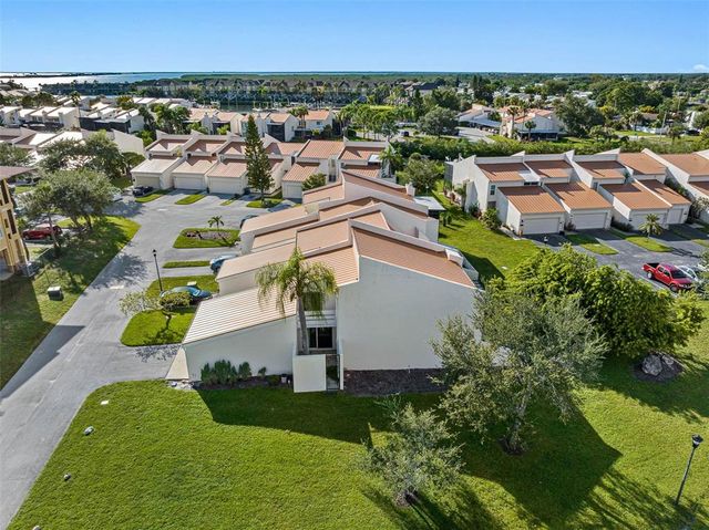 4358 OUTRIGGER LANE, Tampa, FL 33615