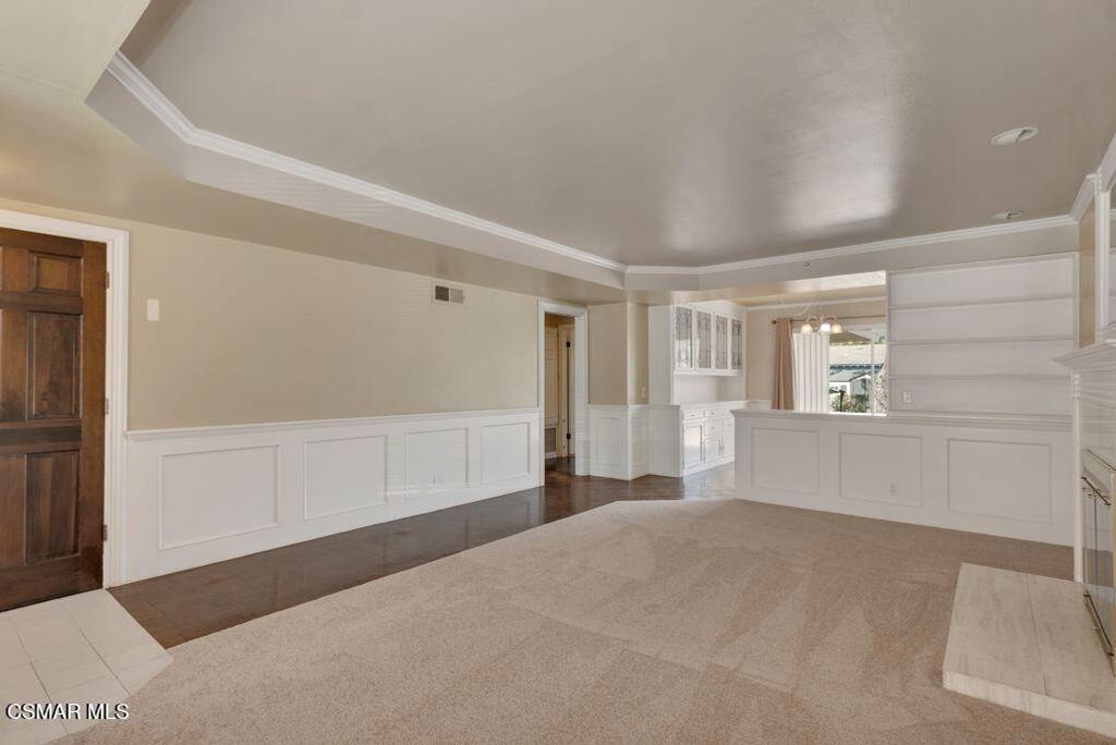 Image 10 of property listing at 685 Paige Lane, Thousand Oaks, CA 91360