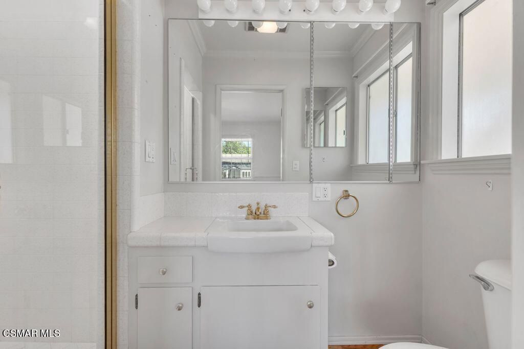 Image 23 of property listing at 685 Paige Lane, Thousand Oaks, CA 91360