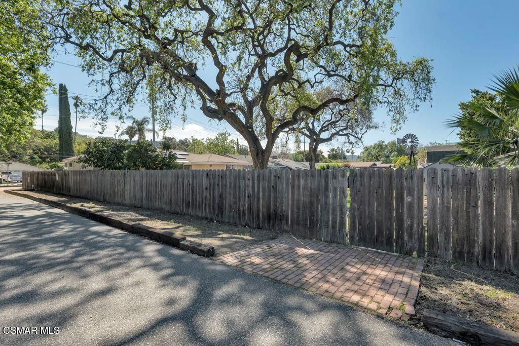 Image 36 of property listing at 685 Paige Lane, Thousand Oaks, CA 91360