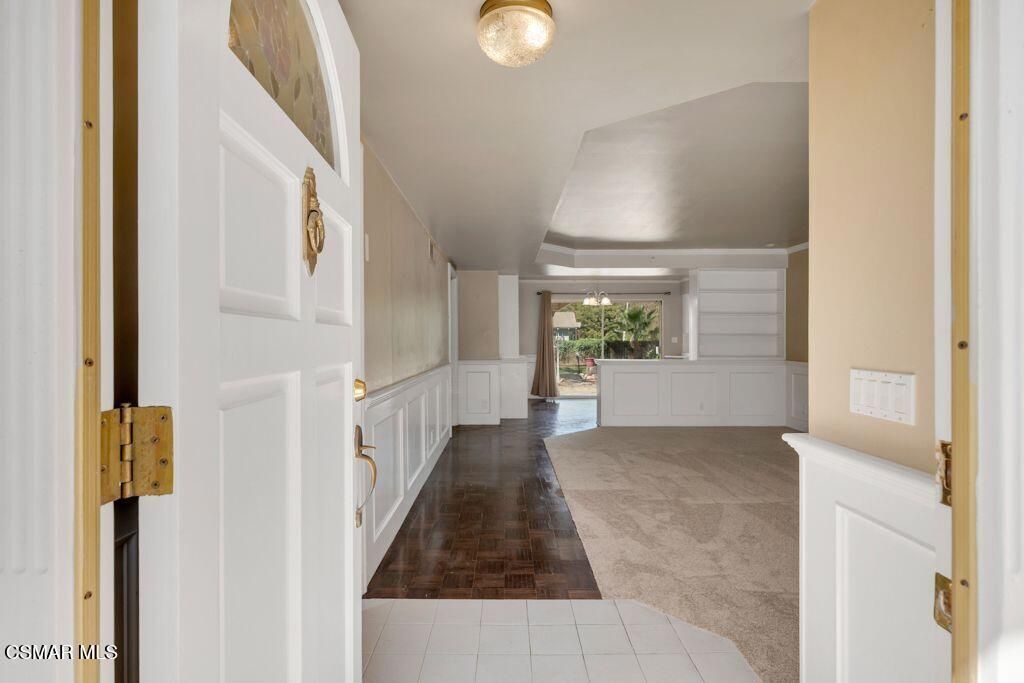 Image 8 of property listing at 685 Paige Lane, Thousand Oaks, CA 91360