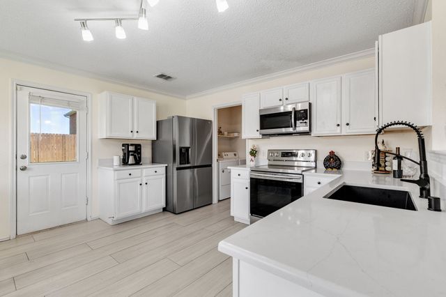 2633 Harbor Lights Drive, Little Elm, TX 75068