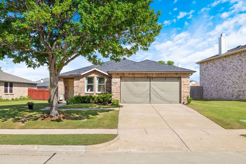 2633 Harbor Lights Drive, Little Elm, TX 75068