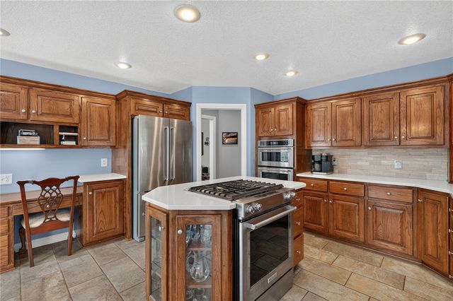 192 Pinkley Road, Elm Springs, AR 72762