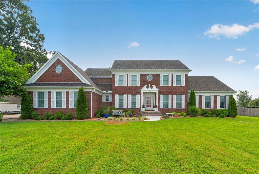 192 Pinkley Road, Elm Springs, AR 72762