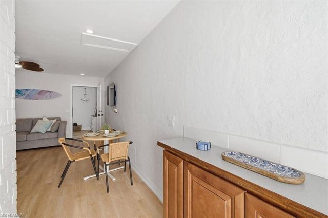 2147 Washington AVE A, Naples, FL 34112