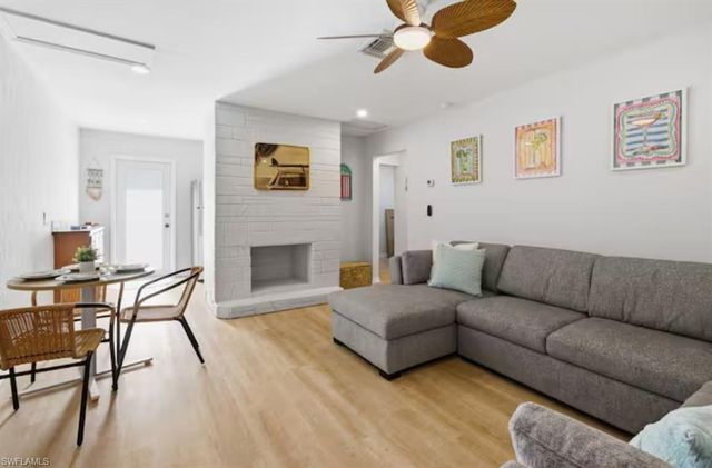 2147 Washington AVE A, Naples, FL 34112