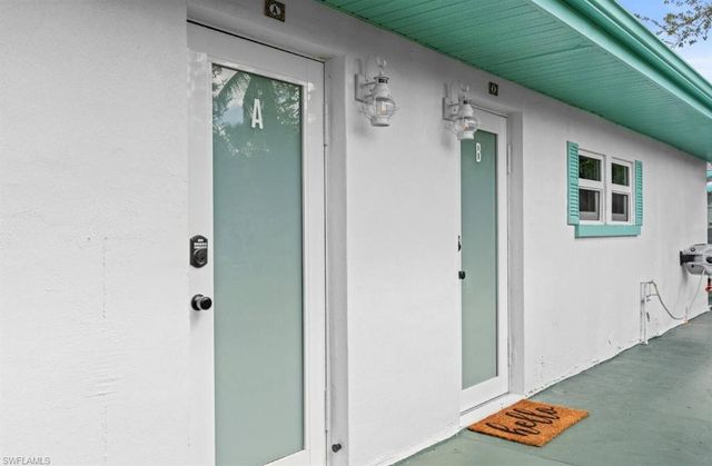 2147 Washington AVE A, Naples, FL 34112