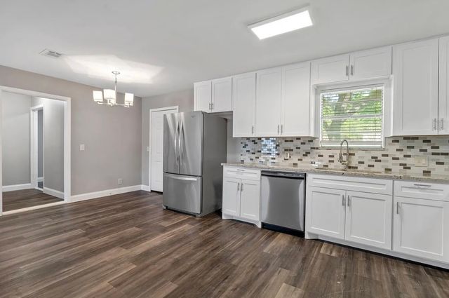 606 Decatur Street, Alvord, TX 76225