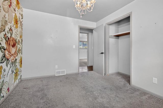 545 E COOLIDGE AVENUE, Appleton, WI 54915