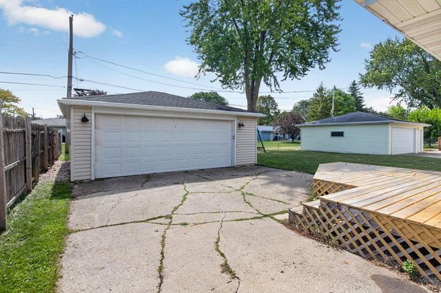545 E COOLIDGE AVENUE, Appleton, WI 54915