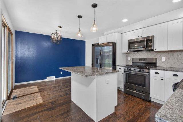 545 E COOLIDGE AVENUE, Appleton, WI 54915