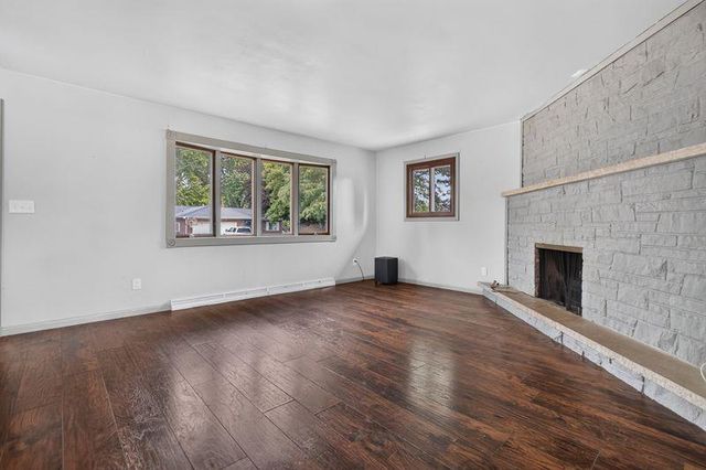 545 E COOLIDGE AVENUE, Appleton, WI 54915