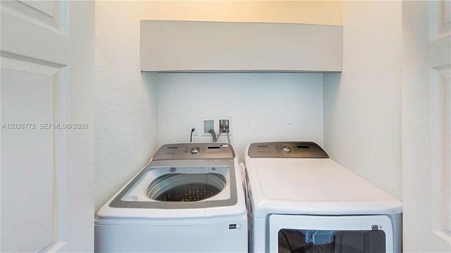 11866 SW 152nd Place, Miami, FL 33196