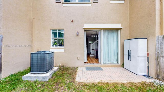 11866 SW 152nd Place, Miami, FL 33196