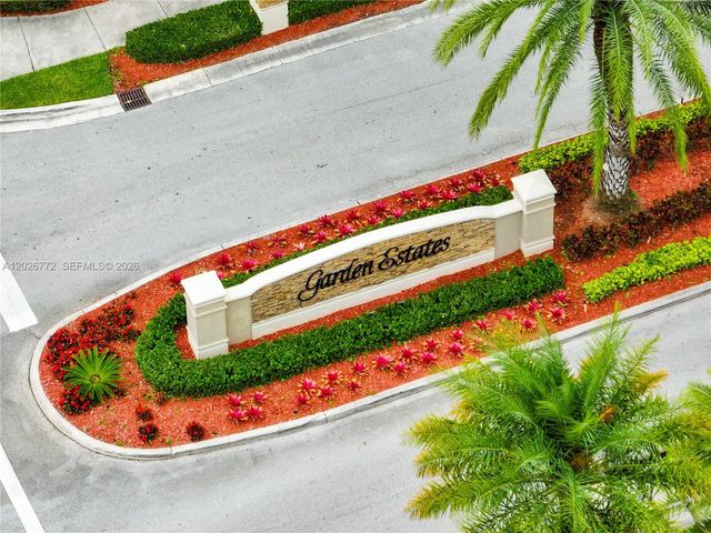 11866 SW 152nd Place, Miami, FL 33196