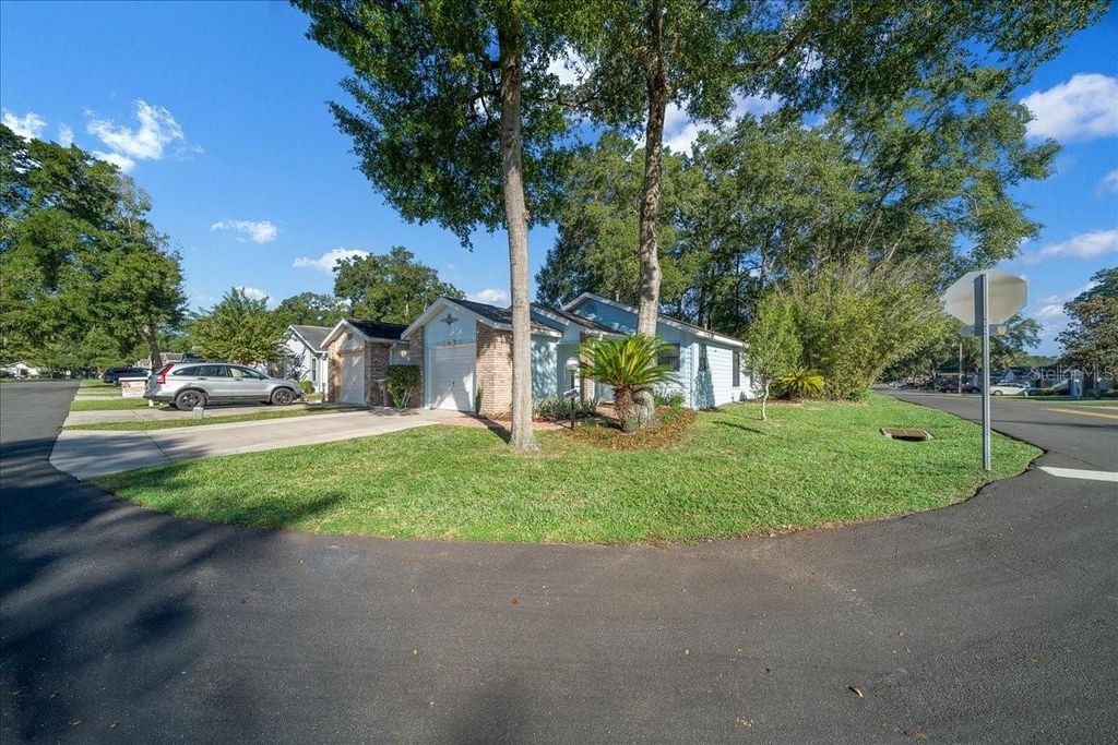 Image 2 of property listing at 3931 NE 22ND STREET, Ocala, FL 34470