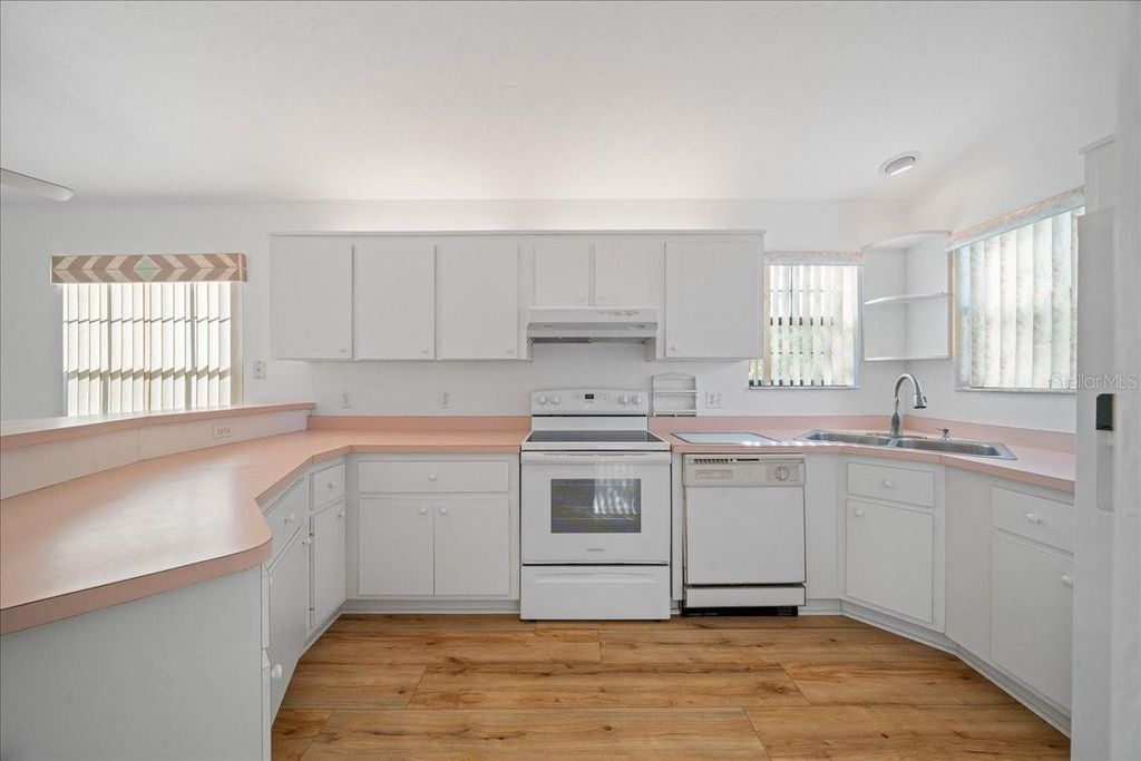 Image 13 of property listing at 3931 NE 22ND STREET, Ocala, FL 34470