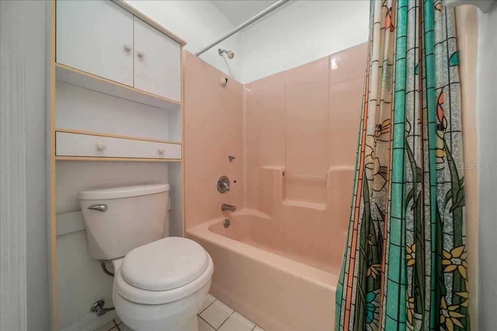 Image 18 of property listing at 3931 NE 22ND STREET, Ocala, FL 34470