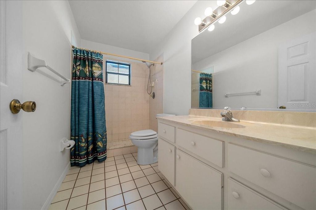Image 23 of property listing at 3931 NE 22ND STREET, Ocala, FL 34470