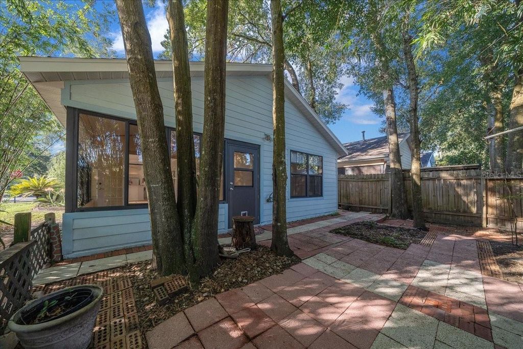 Image 30 of property listing at 3931 NE 22ND STREET, Ocala, FL 34470