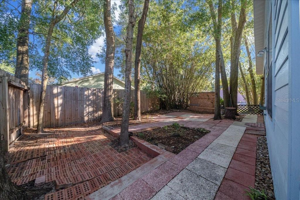 Image 32 of property listing at 3931 NE 22ND STREET, Ocala, FL 34470