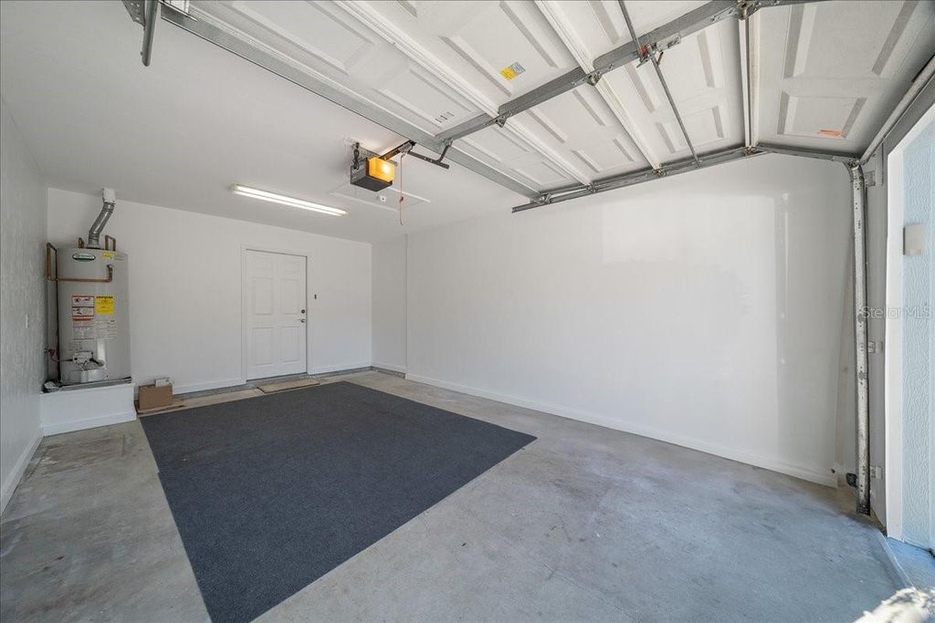 Image 33 of property listing at 3931 NE 22ND STREET, Ocala, FL 34470