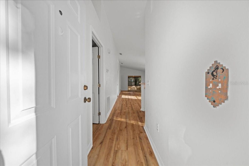 Image 6 of property listing at 3931 NE 22ND STREET, Ocala, FL 34470