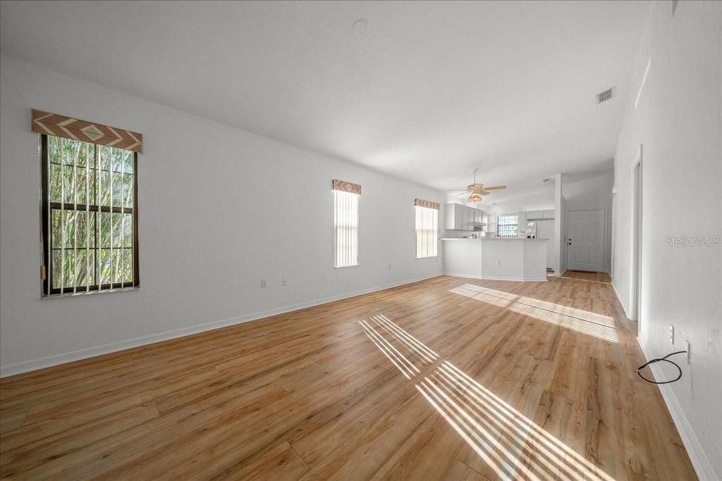Image 9 of property listing at 3931 NE 22ND STREET, Ocala, FL 34470