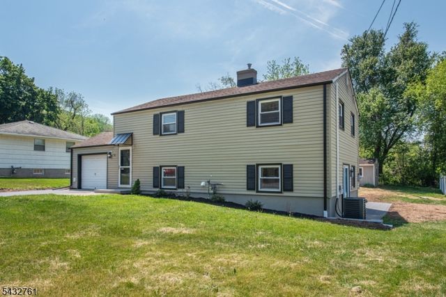 12 Richardsville Rd, Ogdensburg Boro, NJ 07439