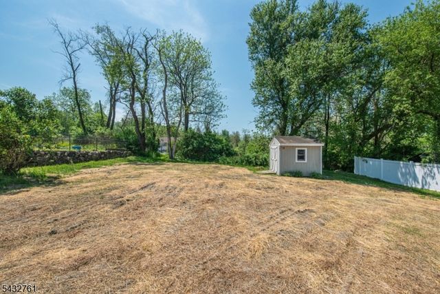 12 Richardsville Rd, Ogdensburg Boro, NJ 07439
