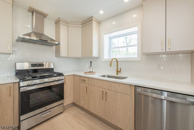 12 Richardsville Rd, Ogdensburg Boro, NJ 07439