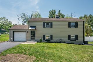 12 Richardsville Rd, Ogdensburg Boro, NJ 07439