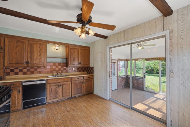 33030 Barton Street, Garden City, MI 48135