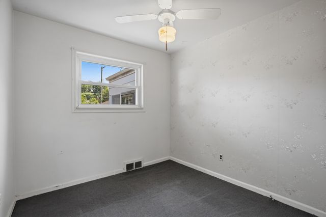 33030 Barton Street, Garden City, MI 48135