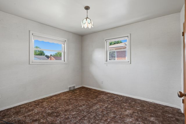 33030 Barton Street, Garden City, MI 48135