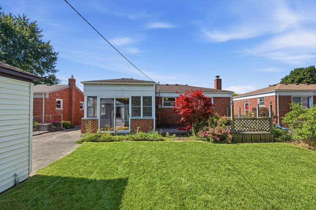 33030 Barton Street, Garden City, MI 48135
