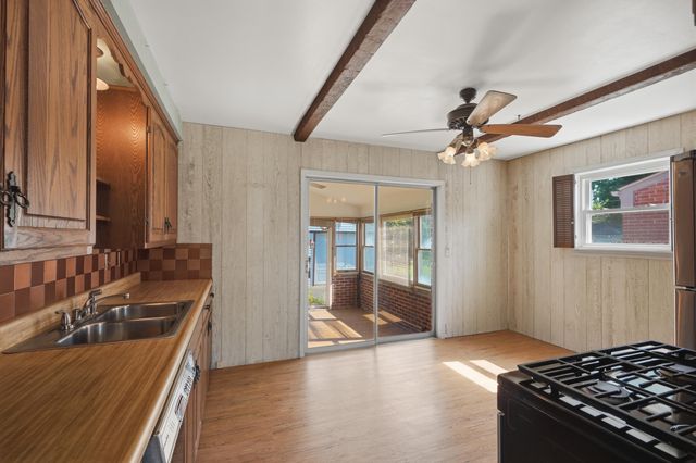33030 Barton Street, Garden City, MI 48135