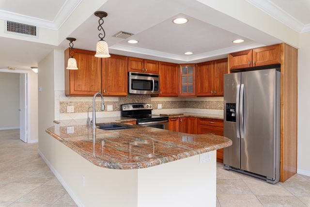 950 S Kanner Hwy 307, Stuart, FL 34994