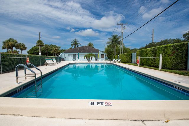 950 S Kanner Hwy 307, Stuart, FL 34994