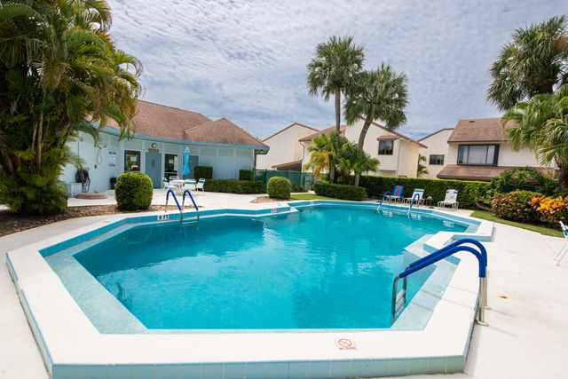 950 S Kanner Hwy 307, Stuart, FL 34994