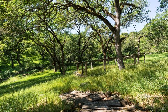 1835 San Ramon Way, Santa Rosa, CA 95409