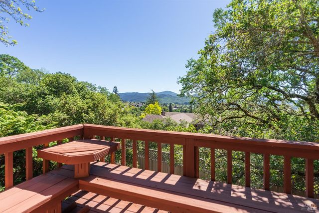 1835 San Ramon Way, Santa Rosa, CA 95409