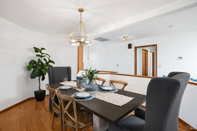 1835 San Ramon Way, Santa Rosa, CA 95409