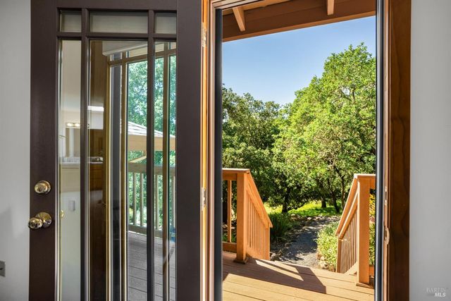 1835 San Ramon Way, Santa Rosa, CA 95409