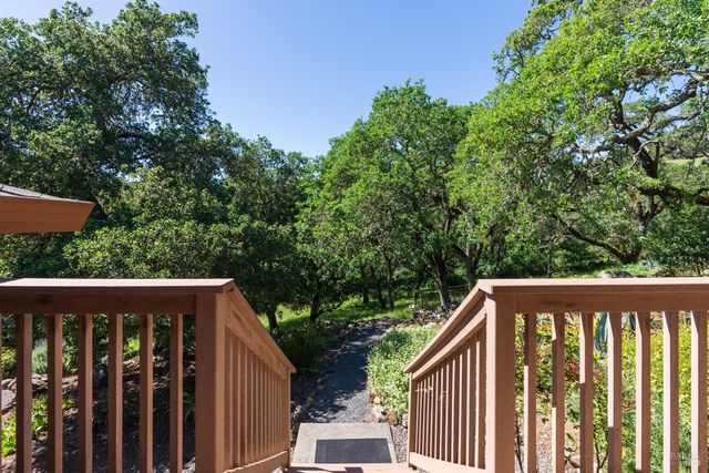 1835 San Ramon Way, Santa Rosa, CA 95409