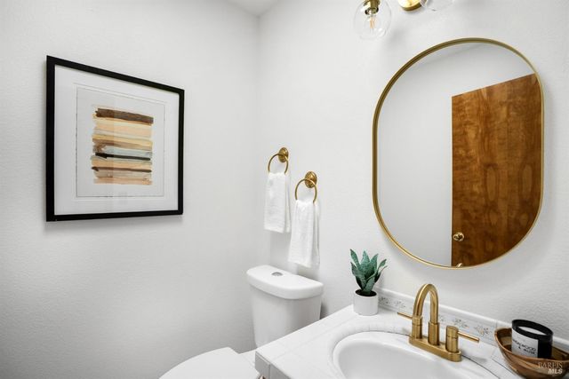 1835 San Ramon Way, Santa Rosa, CA 95409