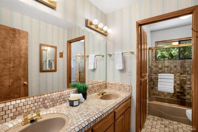 1835 San Ramon Way, Santa Rosa, CA 95409